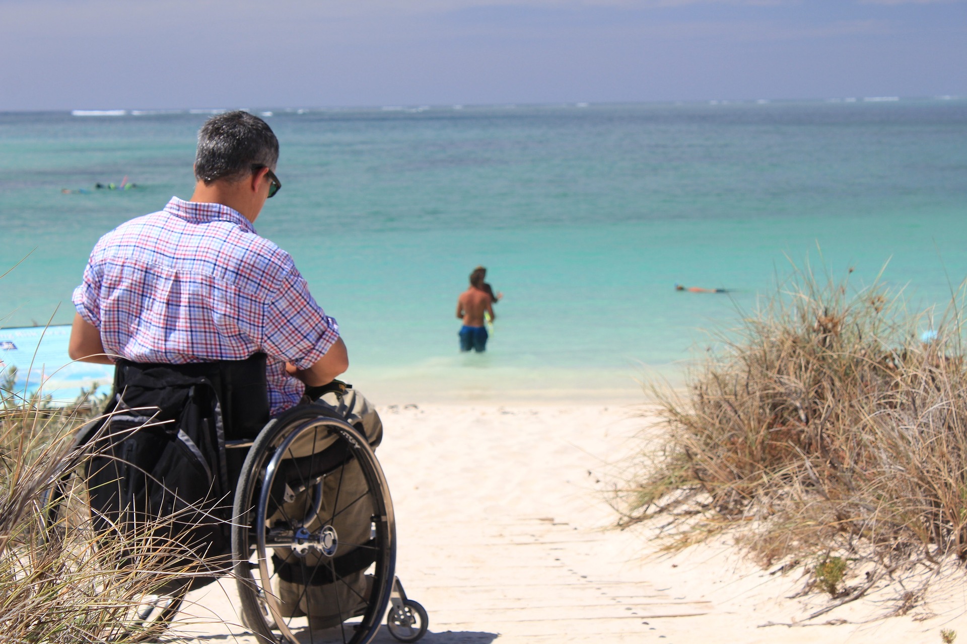 Rollstuhl Urlaub am Strand