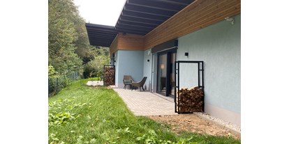 Rollstuhlgerechte Unterkunft - mit Hund - Schlema - Blick auf die Terasse - Ferienapartment Villa Wilisch