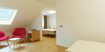 Rollstuhlgerechte Unterkunft - Unterkunftsart: Hotel - Donaueschingen - 4-Bettzimmer mit Gartensicht - Ferienhotel Bodensee, Stiftung Pro Handicap
