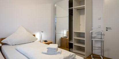Rollstuhlgerechte Unterkunft - Hasselberg - Doppelschlafzimmer 1 - SP 3 FW Eastside App. 3 Olpenitz