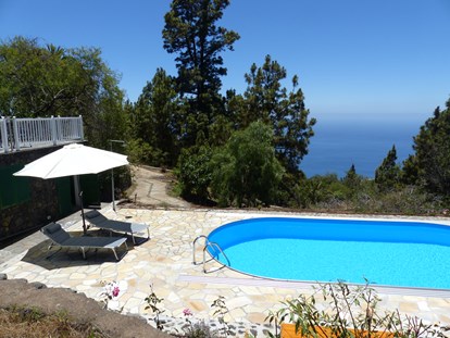 Rollstuhlgerechte Unterkunft - Schwimmbad - Pool und Atlantik - Villa Finca Tijarafe mit beheiztem Pool - barrierefreier Eingang