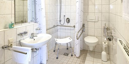 Rollstuhlgerechte Unterkunft - Barrierefreies Badezimmer für einen Urlaub mit Rollstuhl - Apartmenthaus Bad Bellingen