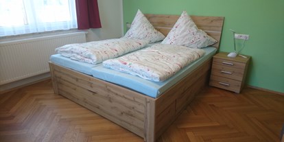 Rollstuhlgerechte Unterkunft - Pflegebett - PLZ 09427 (Deutschland) - Bett in Rollstuhlhöhe - Rollstuhlferienhaus Erzgebirge