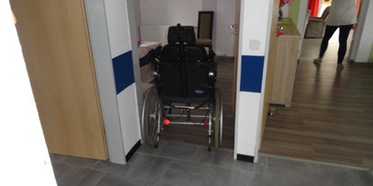 Rollstuhlgerechte Unterkunft - Barrierefreiheit-Merkmale: Für Gäste mit kognitiven Beeinträchtigungen - Stedesdorf - Alle Türen sind breit genug für einen Urlaub mit Rollstuhl - Ferienhaus Amelsberg