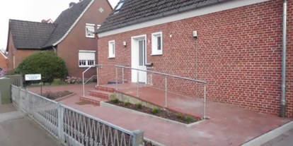 Rollstuhlgerechte Unterkunft - Barrierefreiheit-Merkmale: Für Gäste mit Hörbehinderung oder gehörlose Menschen - Esens - Ebenerdiger Zugang zum Ferienhaus in Amelsberg - Ferienhaus Amelsberg