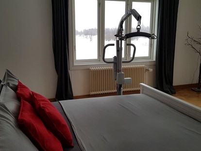 Rollstuhlgerechte Unterkunft - Unterkunftsart: Ferienwohnung - Süd-Lappland - We have a portable hoist available for guest use, although you will need to bring your own sling. Max user weight 180 kg. - The Friendly Moose Lapland