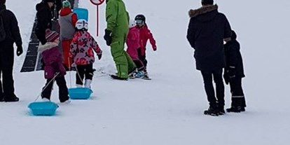 Rollstuhlgerechte Unterkunft - Süd-Lappland - Gentle sliding fun on our sledges and large snowtube. Rediscover the child inside you. - The Friendly Moose Lapland