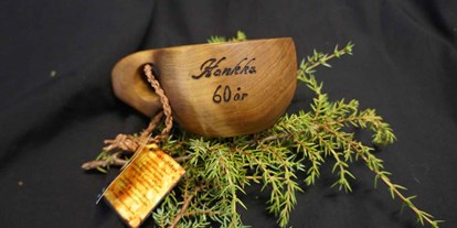 Rollstuhlgerechte Unterkunft - Süd-Lappland - Traditional wooden-cup engraving is available as an extra option - The Friendly Moose Lapland