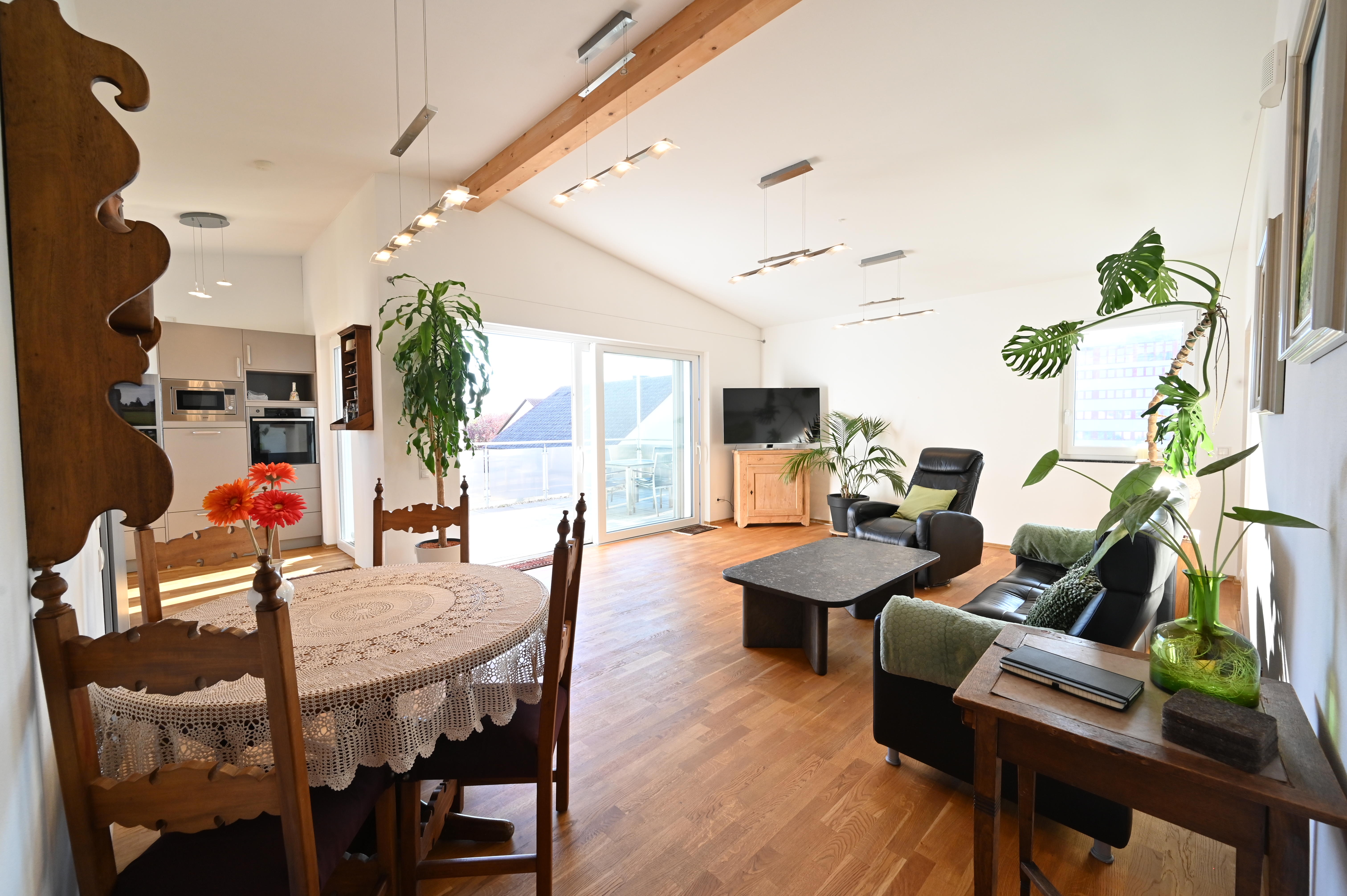 Rollstuhl-Urlaub - Wohnzimmer - Türmel - Barrierefreie und großzügige Premium-Ferienwohnung