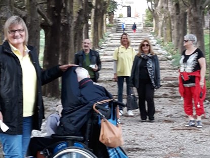 Rollstuhlgerechte Unterkunft - Mögliche Hilfsmittel: Urinflasche - Griechenland - CareunderSun - Reisespezialist für Griechenland