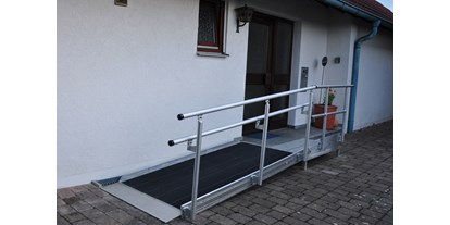 Rollstuhlgerechte Unterkunft - Eingang - Fewo Bunte Burg