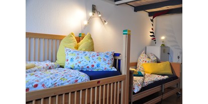 Rollstuhlgerechte Unterkunft - Barrierefreiheit-Merkmale: Für Gäste mit kognitiven Beeinträchtigungen - PLZ 88316 (Deutschland) - Schlafzimmer II - Fewo Bunte Burg