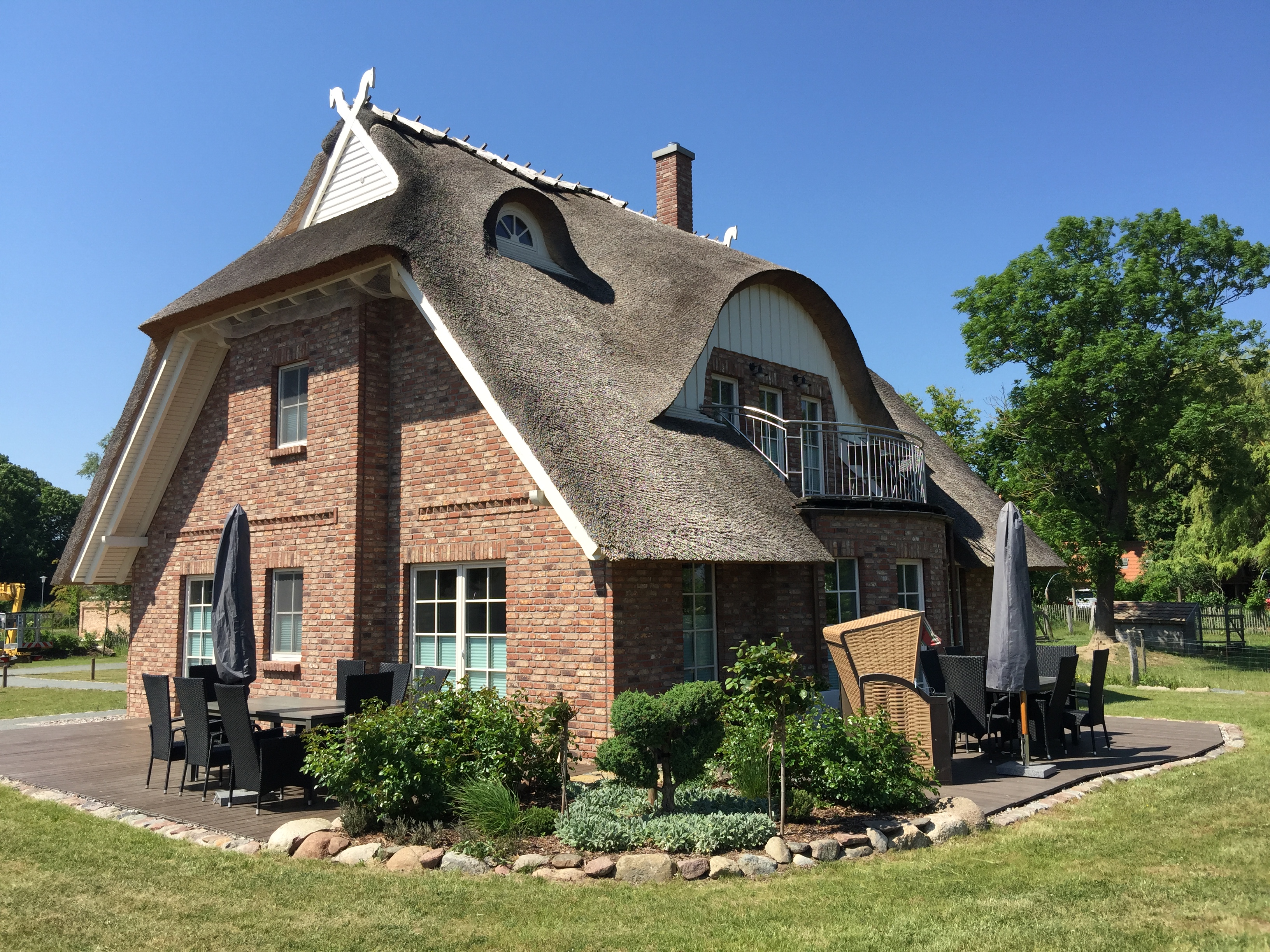 Rollstuhlgerechte Unterkunft: Ferienhaus"Rügentraum" mit XXL Grundstück am Wasser, barrierefreie Terrasse - Ferienhaus“Rügen-Traum“ für bis zu 8 Personen auf Rügen