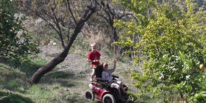 Rollstuhlgerechte Unterkunft - Barrierefreiheit-Merkmale: Für Gäste mit Gehbehinderung oder Rollstuhlfahrer - Spanien - In unserem Garten können Sie viele genießbare Stunden verbringen ohne Langeweile zu fühlen - Colina Tropical