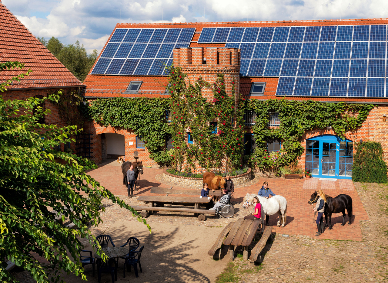 Rollstuhl-Urlaub - Reiterhofurlaub für Menschen mit Behinderung und Rollstuhlfahrer - Reiterhofurlaub für Menschen mit Behinderung auf dem Reiterhof Groß Briesen