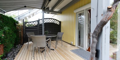 Rollstuhlgerechte Unterkunft - mit Hund - Allgäu / Bayerisch Schwaben - Terrasse vom Wohnzimmer ebenerdig erreichbar  - Ferienwohnung Sandra 