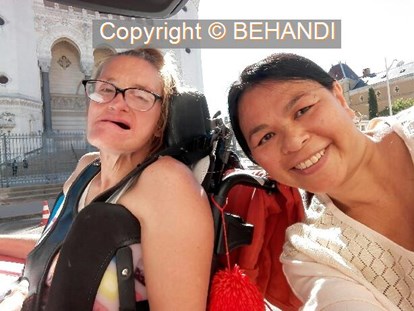 Rollstuhlgerechte Unterkunft - Mögliche Hilfsmittel: Dusch- & Toilettenstuhl - Frankreich - BAILHACHE LYON - BEHANDI