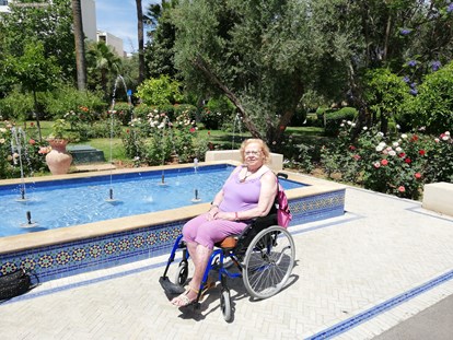 Rollstuhlgerechte Unterkunft - Mögliche Hilfsmittel: Manueller Rollstuhl - BEHANDI