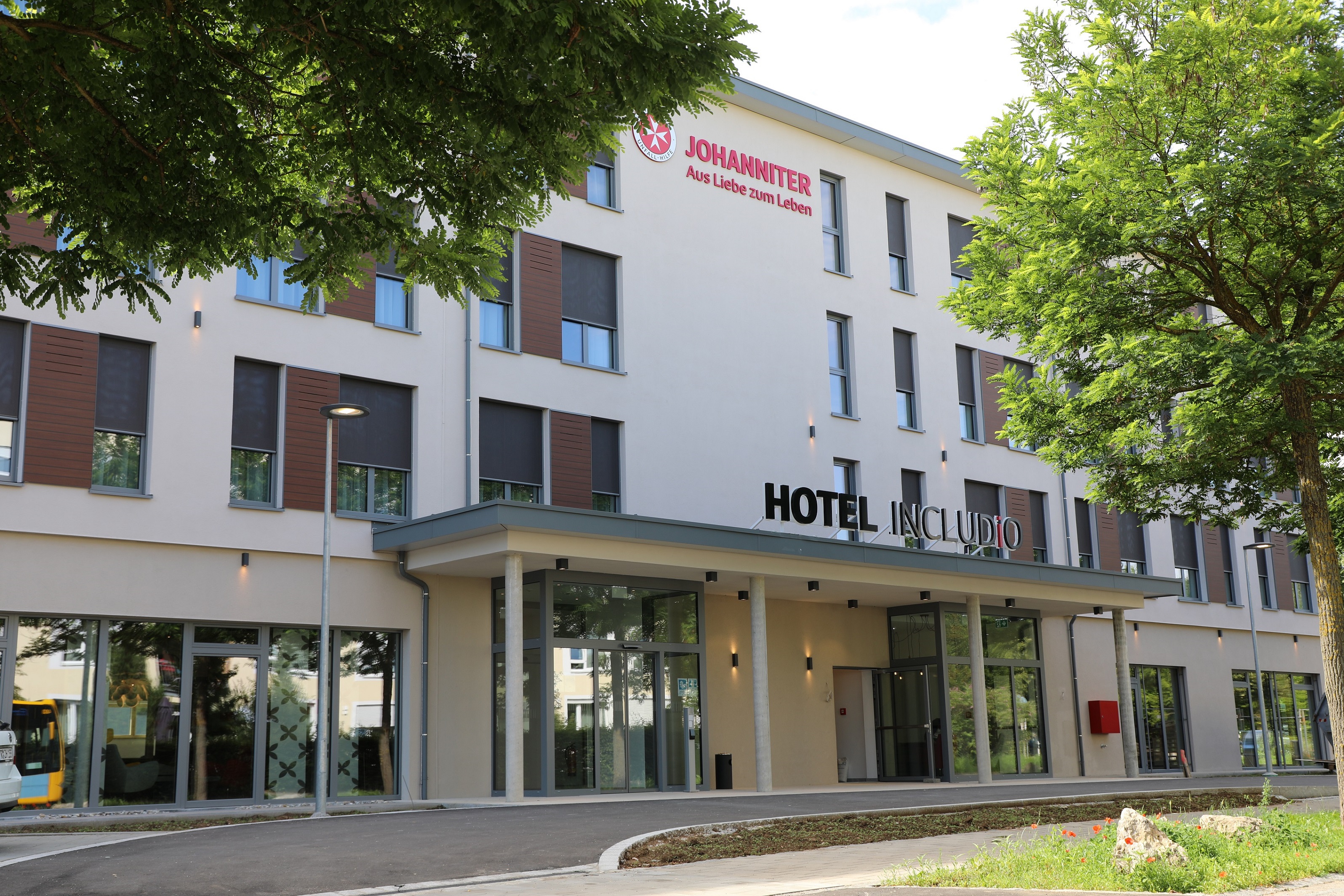 Rollstuhlgerechte Unterkunft: Außenansicht Hotel - Hotel INCLUDiO 