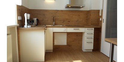 Rollstuhlgerechte Unterkunft - Unterkunftsart: sonstige Unterkunft - Apartment - unterfahrbare Küche - Cottage im Fläming - Apartment barrierefrei
