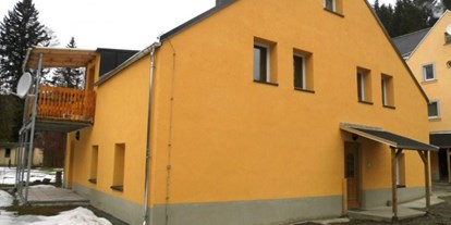 Rollstuhlgerechte Unterkunft - Grünhain - Haus 2 Vorderansicht - Greifenbachmühle