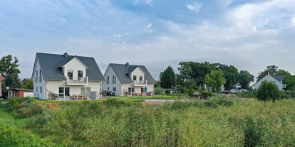 Rollstuhlgerechte Unterkunft - PLZ 17398 (Deutschland) - Häuser in der Hafengasse mit traumhaften Blick vom Wohnbereich, und von der Terrasse - Resort Stettiner Haff
