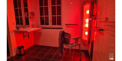 Rollstuhlgerechte Unterkunft - Pflegebett - Niederlande - Genießen Sie die Sonnendusche mit Infrarot- und UV-Funktion. - IJsselmeerstraat190