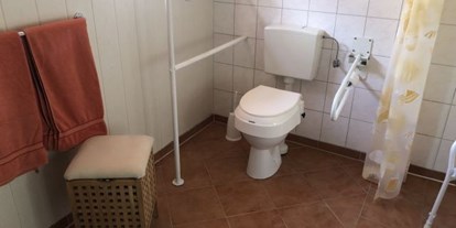 Rollstuhlgerechte Unterkunft - Zertifizierung "Reisen für alle" - Rollstuhlgerechtes Badezimmer - Landhaus Sonnens Huus