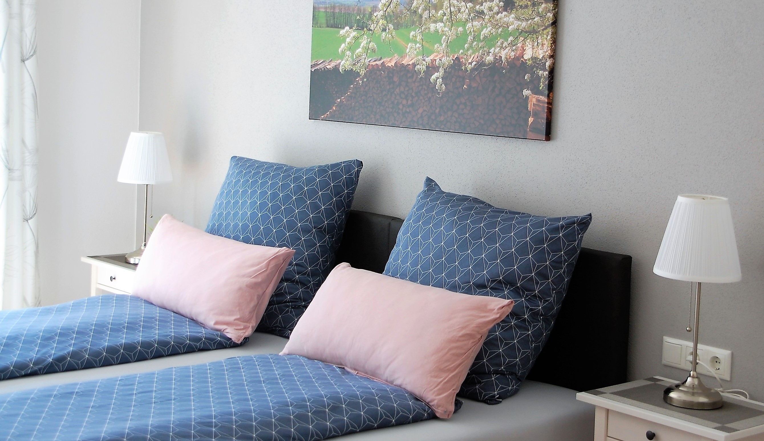 Rollstuhlgerechte Unterkunft: Gemütliche Boxspringbetten - Frankens Mitte - Ferienwohnungen - Ferienwohnung Nr. 1