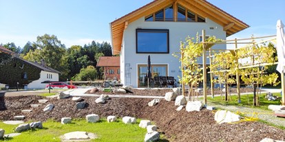Rollstuhlgerechte Unterkunft - Pflegebett - Nußdorf (Landkreis Traunstein) - Unser Garten mit Lagerfeuerplatz - Chiemsee barrierefrei