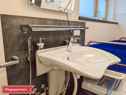 Rollstuhlgerechte Unterkunft - Patientenlifter - Kössen - höhenverstellbar - Chiemsee barrierefrei