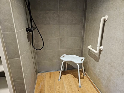 Rollstuhlgerechte Unterkunft - Barrierefreiheit-Merkmale: Für Gäste mit Hörbehinderung oder gehörlose Menschen - Kemmern - Erdhausapartment WEST