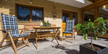 Rollstuhlgerechte Unterkunft - Unterkunftsart: Gästehaus - Peißenberg - Terrasse - FeWo Loisachgold