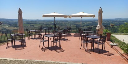 Rollstuhlgerechte Unterkunft - mit Hund - Chianti - Siena - Terrasse mit wunderbarer Aussicht - Agriturismo La Collina degli Olivi
