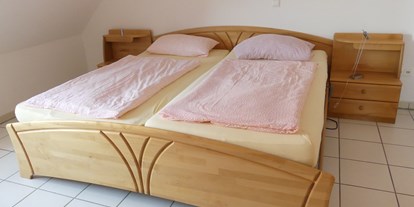 Rollstuhlgerechte Unterkunft - Pflegebett - Wangerland - Doppelbett mit 2 Pflegebetteinsätzen - Kleine Auszeit Werdum