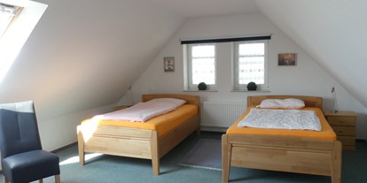 Rollstuhlgerechte Unterkunft - Zertifizierung "Reisen für alle" - Ostfriesland - 2. Schlafzimmer im Dachgeschoss - Kleine Auszeit Werdum