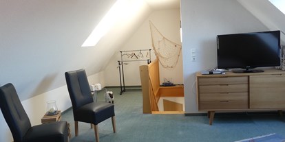 Rollstuhlgerechte Unterkunft - Zertifizierung "Reisen für alle" - Dunum - 2. Schlafzimmer im Dachgeschoss - Kleine Auszeit Werdum