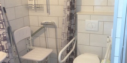 Rollstuhlgerechte Unterkunft - Schwimmbad - Kroatien - Badezimmer Apartment nr8 - DeltaS Appartmani - Rollstuhl und Behindertengerechte Apartments Rab - Kroatien