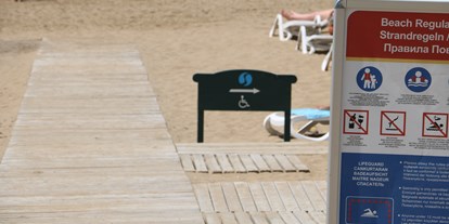 Rollstuhlgerechte Unterkunft - Unterkunftsart: Hotel - Türkei West - Für Rollstuhlfahrer reservierte Liegen am Strand - Sentido Perissia