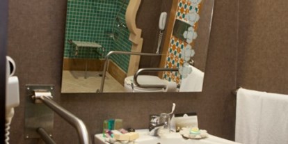Rollstuhlgerechte Unterkunft - Unterkunftsart: Hotel - Badezimmer - Spice & Spa