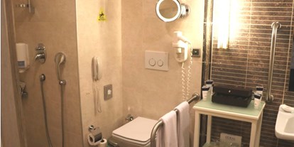 Rollstuhlgerechte Unterkunft - Barrierefreiheit-Merkmale: Für Gäste mit Gehbehinderung oder Rollstuhlfahrer - Kemer/Antalya - Badezimmer - Güral Premier Tekirova