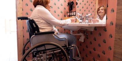 Rollstuhlgerechte Unterkunft - Barrierefreiheit-Merkmale: Für Gäste mit Sehbehinderung oder blinde Menschen - Trentino-Südtirol - Barrierefreiheit wird gross geschrieben im Haus Himmelfahrt und findet sich überall. - Haus Himmelfahrt