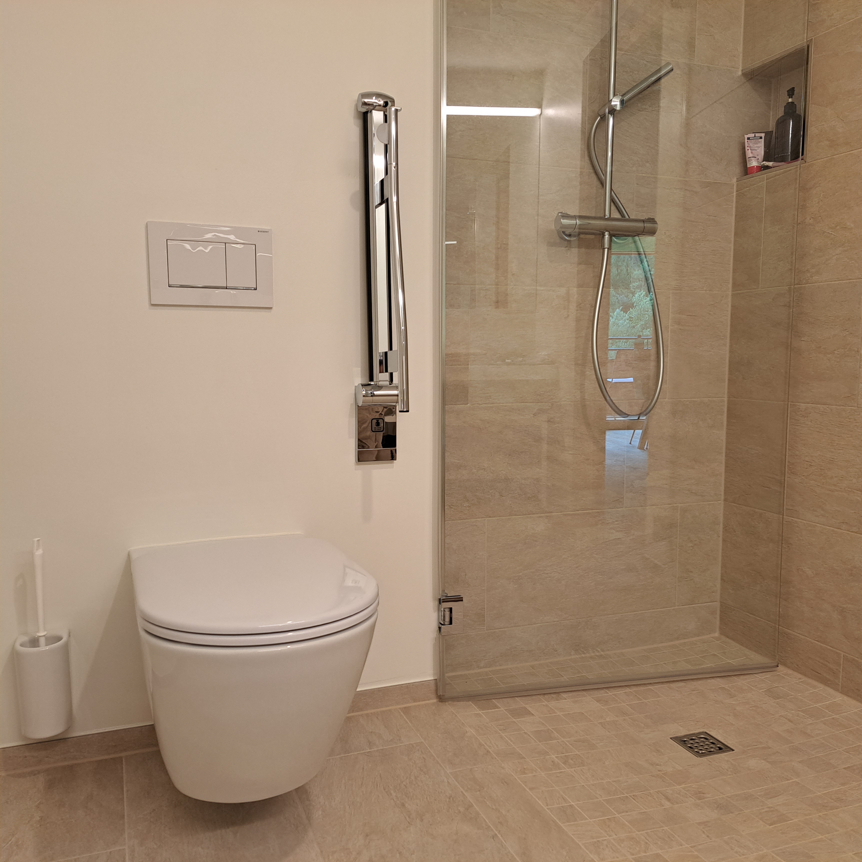 Rollstuhl-Urlaub: WC - freiraum Apartments