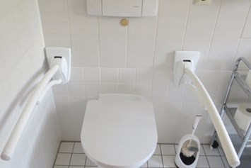 Rollstuhl-Urlaub: Bad mit Dusche & WC - Barriererfreie Ferienwohnung Bodenseeblick