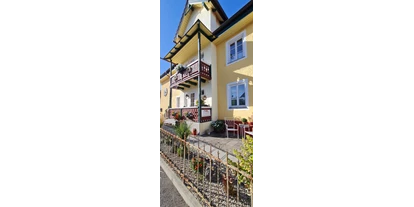 Rollstuhlgerechte Unterkunft - Oberbayern - Ferienwohnung im 115 Jahre altem Jugendstilhaus gesamte Wohnung barrierefrei  - Barrierefreie Ferienwohnung im 115 Jahre altem Jugendstilhaus