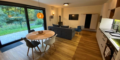 Rollstuhlgerechte Unterkunft - mit Hund - Seiffen/Erzgebirge - Wohnbereich - Ferienapartment A1 Villa Wilisch