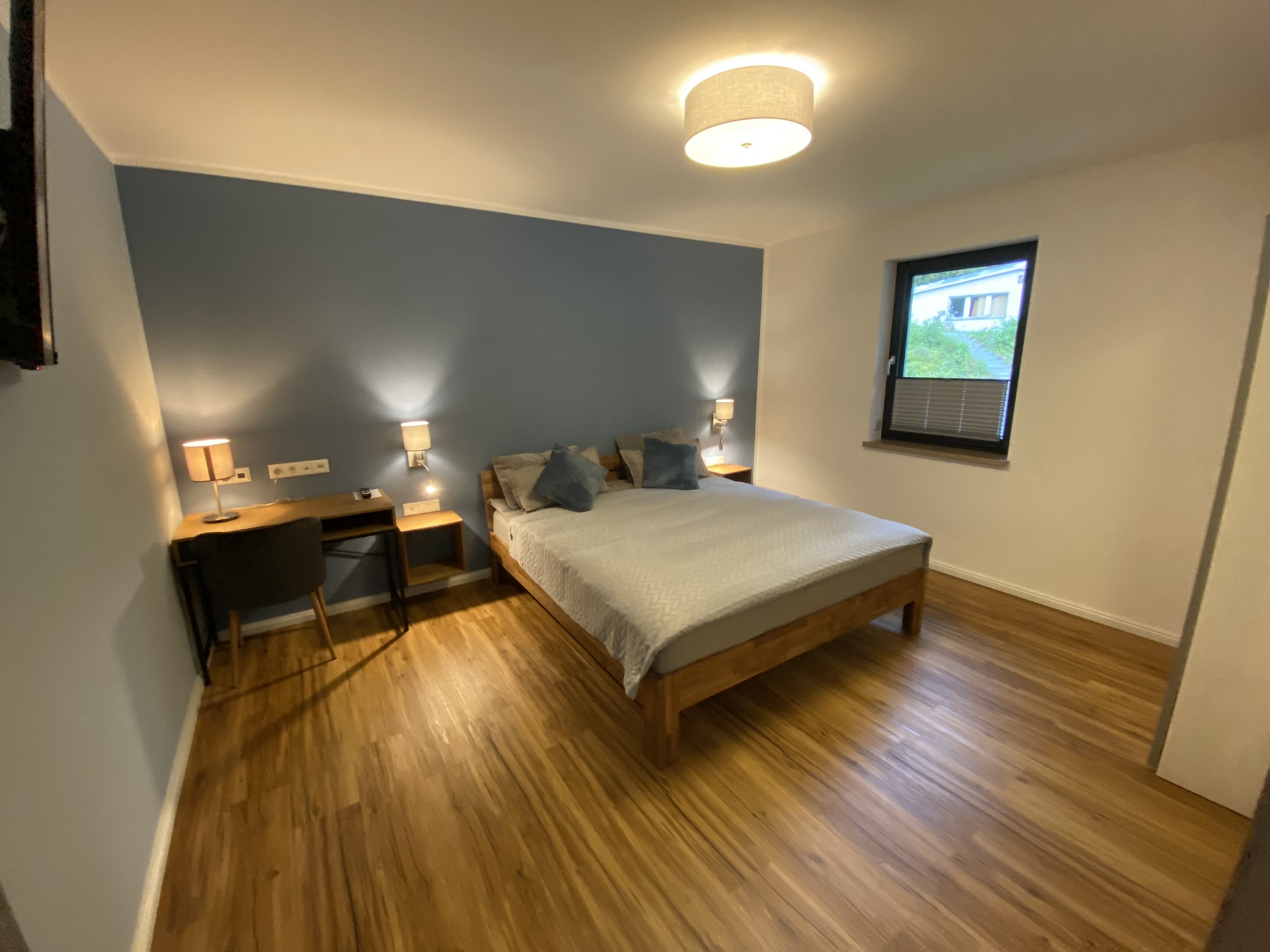 Rollstuhlgerechte Unterkunft - Erzgebirge - Erstes Schlafzimmer - Ferienapartment A1 Villa Wilisch