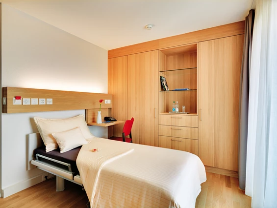 Rollstuhl-Urlaub: Einzelzimmer - Ferienhotel Bodensee, Stiftung Pro Handicap