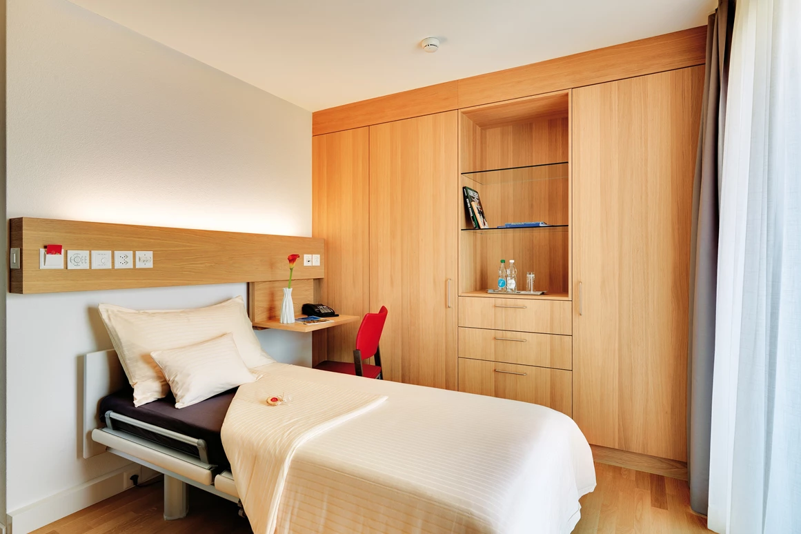 Rollstuhl-Urlaub: Einzelzimmer - Ferienhotel Bodensee, Stiftung Pro Handicap