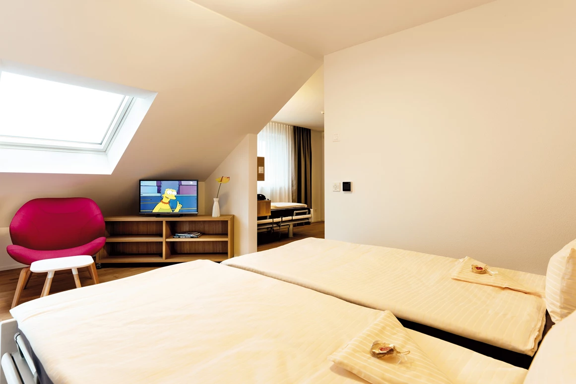 Rollstuhl-Urlaub: 3-Bettzimmer mir Seesicht - Ferienhotel Bodensee, Stiftung Pro Handicap
